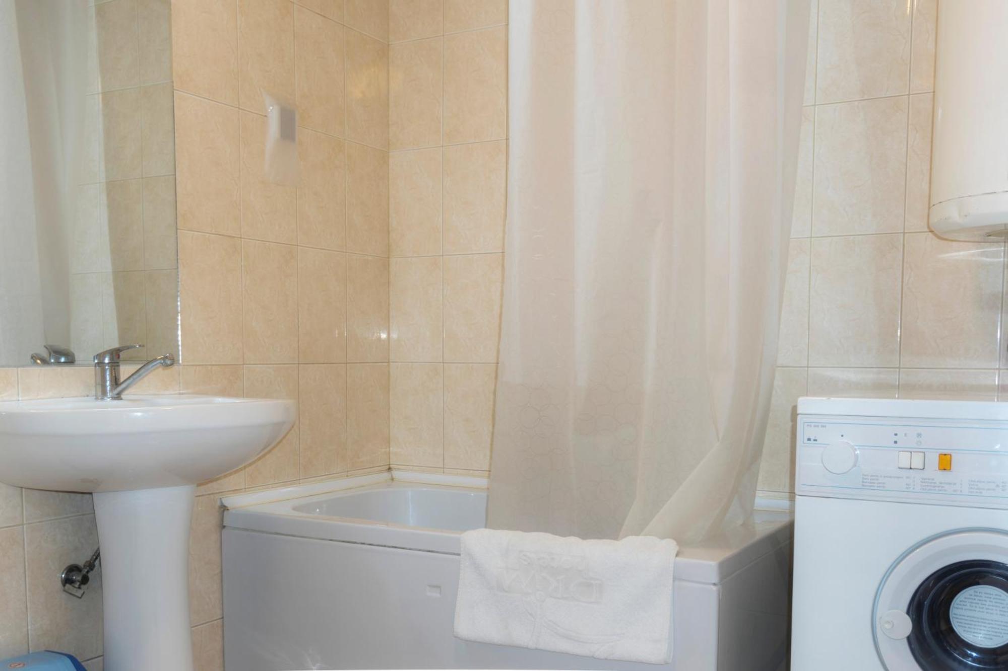 Two Bedroom Apartment Near Centre 奥赫里德 外观 照片