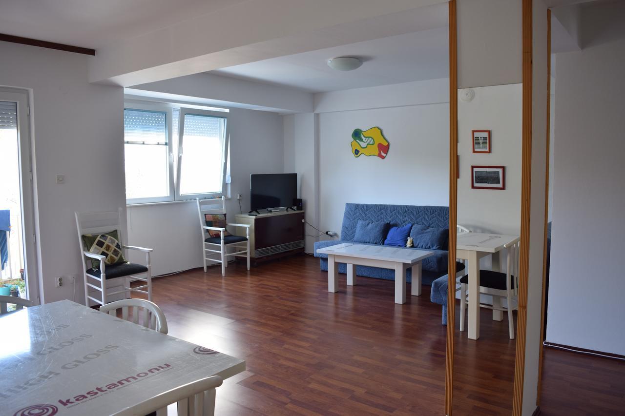 Two Bedroom Apartment Near Centre 奥赫里德 外观 照片